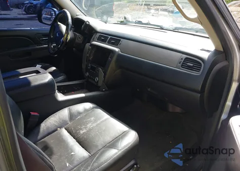 2014 Chevrolet Suburban 1500 Lt из США, поврежденный, VIN 1GNSKJE72ER230728